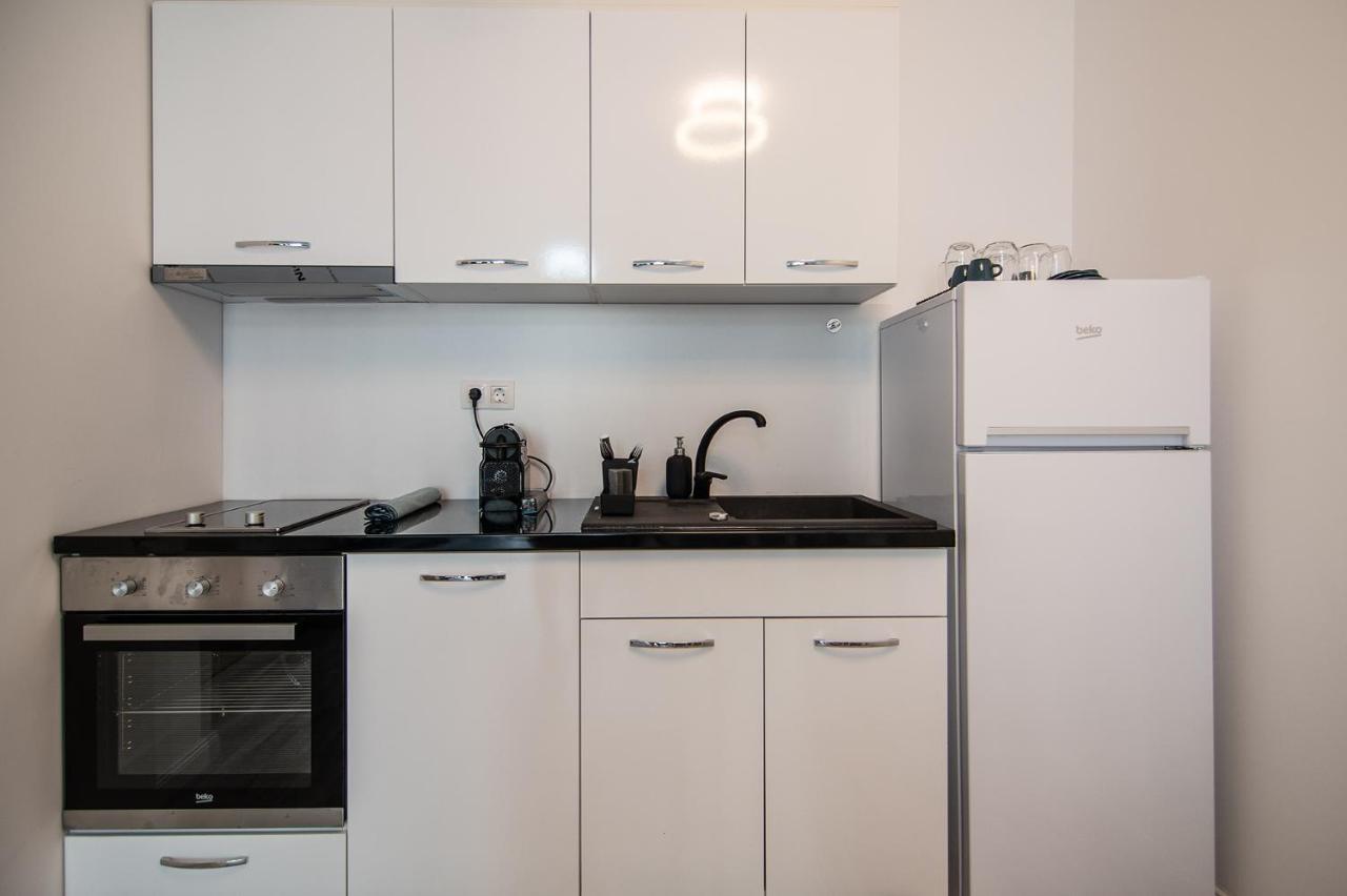 סנט קונסטנטין והלנה Sea Flats With Parking And Pool In Azur Residence מראה חיצוני תמונה