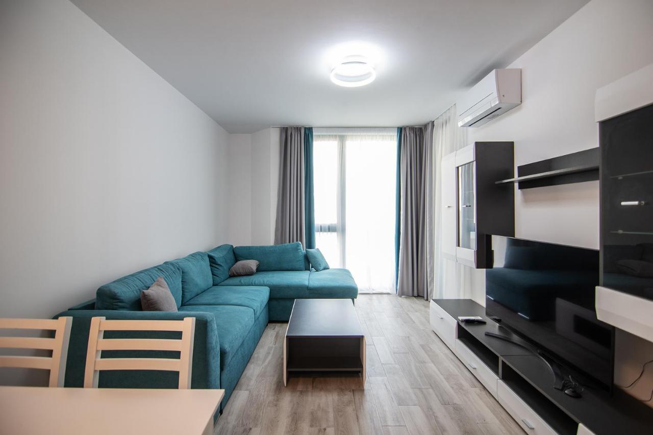 סנט קונסטנטין והלנה Sea Flats With Parking And Pool In Azur Residence מראה חיצוני תמונה
