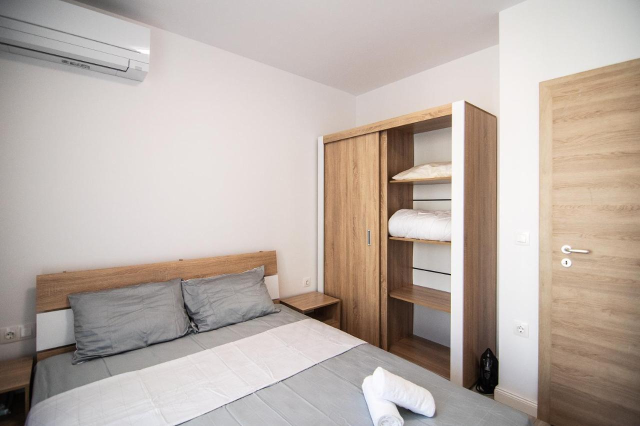 סנט קונסטנטין והלנה Sea Flats With Parking And Pool In Azur Residence מראה חיצוני תמונה